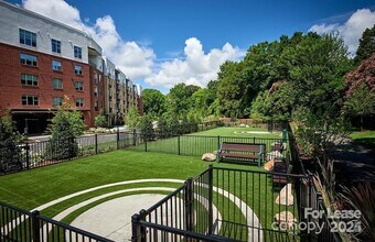 345 Sharon Twp Ln, Unit A1 in Charlotte, NC - Foto de edificio - Building Photo