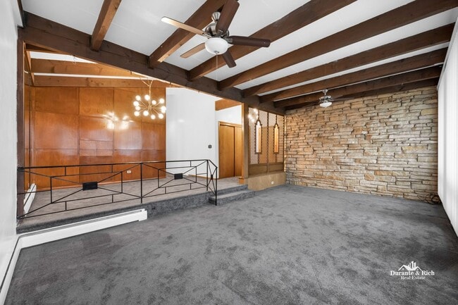 8742 St Louis Ave in Skokie, IL - Building Photo - Building Photo