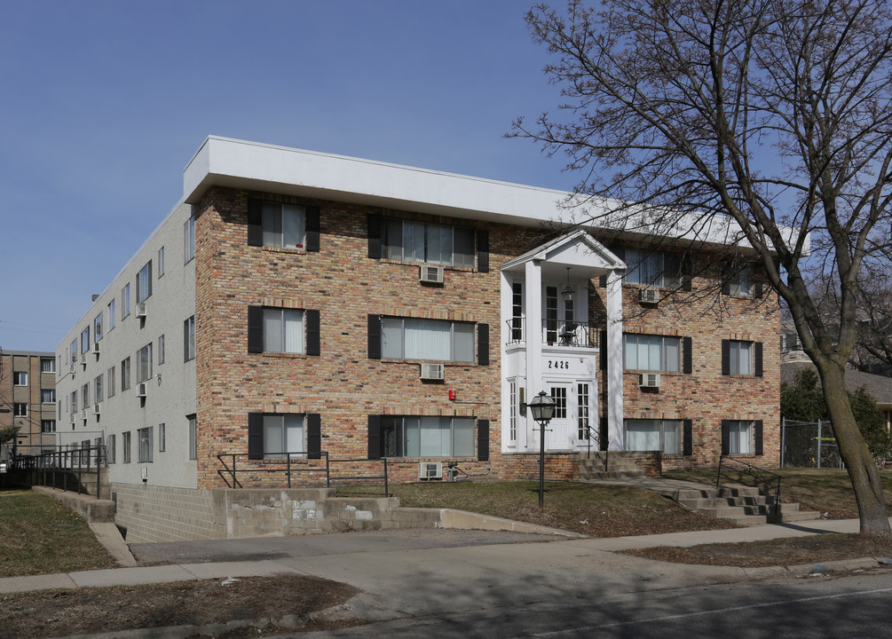 2426 Blaisdell in Minneapolis, MN - Foto de edificio