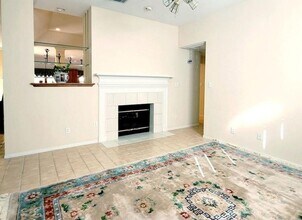 6401 Dakota Dr in Plano, TX - Foto de edificio - Building Photo