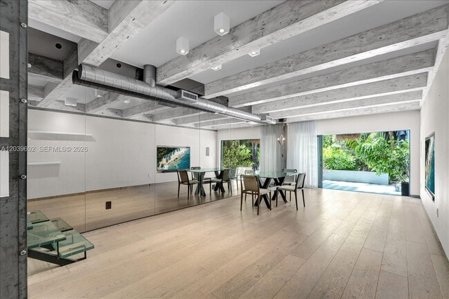 property at 6011 N Bayshore Dr