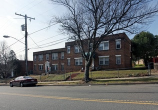 2613 30th St SE in Washington, DC - Building Photo - Building Photo