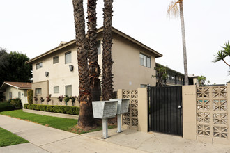 Mardi Gras Apartments in Orange, CA - Building Photo - Building Photo