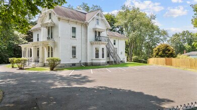 231 N Main St-Unit -1 in Ansonia, CT - Building Photo - Building Photo