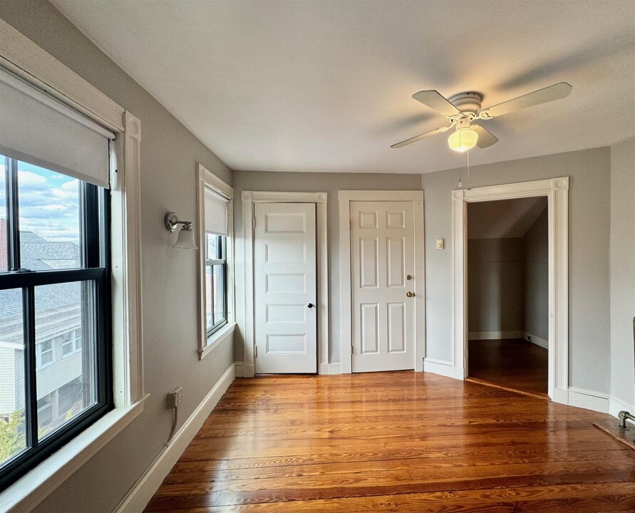 8 Charnwood Rd, Unit 3 in Somerville, MA - Building Photo