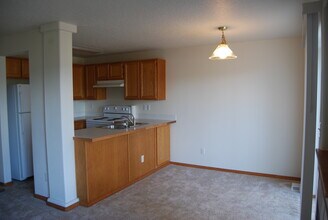 2531 E 3rd St in Newberg, OR - Building Photo - Building Photo