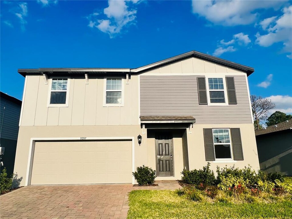 17237 Cagan Crossings Blvd in Clermont, FL - Building Photo