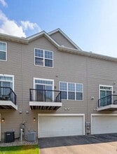 4672 Bulrush Blvd in Shakopee, MN - Building Photo - Building Photo