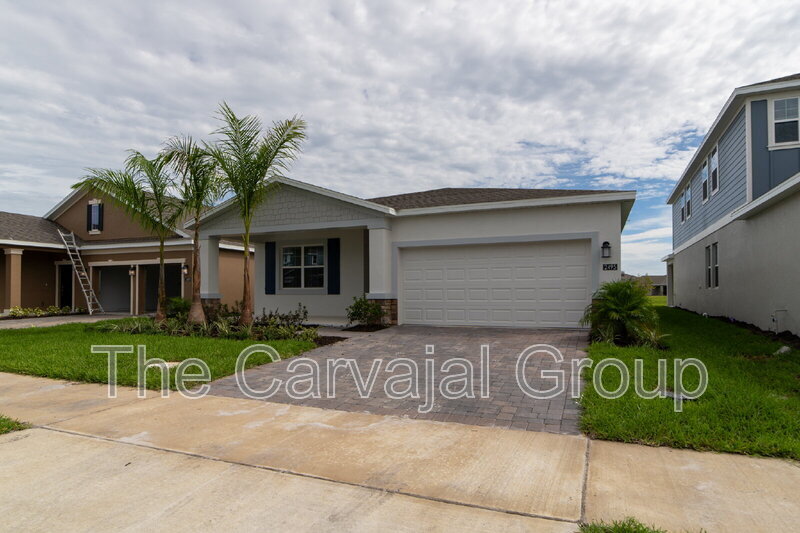 2495 Peace Of Mind Ave in Kissimmee, FL - Building Photo