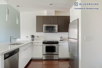 388 Santana Row in San Jose, CA - Building Photo - Building Photo