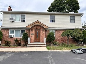 133 Railroad Ave in Syosset, NY - Building Photo - Building Photo