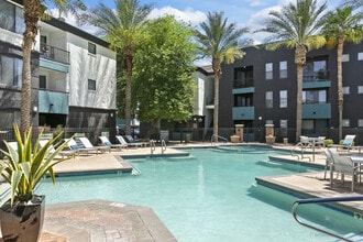 The Urban in Phoenix, AZ - Foto de edificio - Building Photo