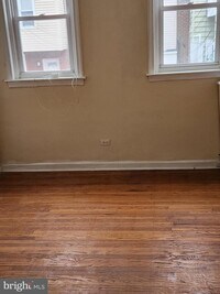 5403 Oakland St photo'