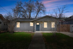 1404 Vargas Rd in Austin, TX - Building Photo