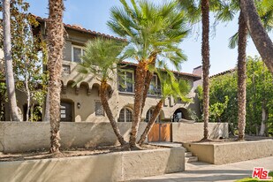 258 S Orange Dr in Los Angeles, CA - Building Photo