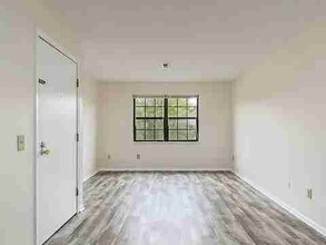 24 Scioto Dr in Heath, OH - Foto de edificio - Building Photo
