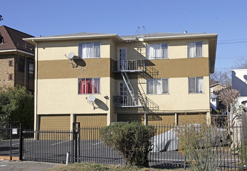 2028 High St in Oakland, CA - Foto de edificio