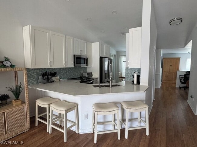 property at 870 Gulf Pavillion Dr