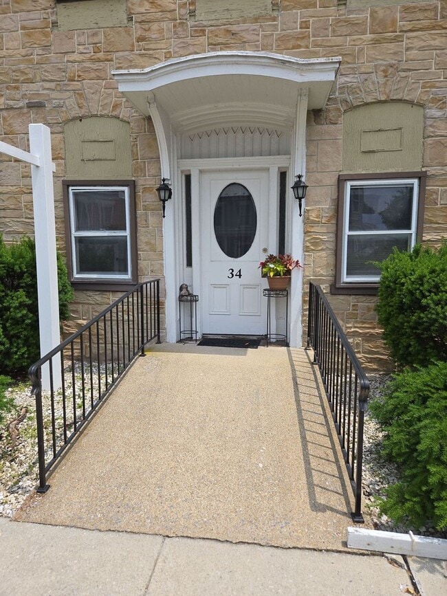 34 N Baltimore Ave in Mt Holly Springs, PA - Building Photo - Building Photo