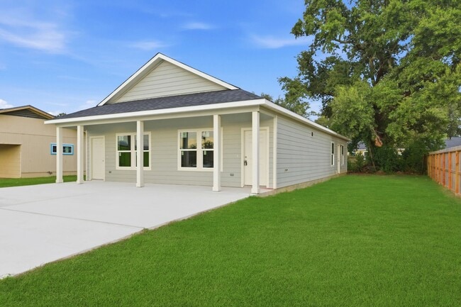 property at 2521 Maple St