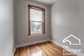 1317 W Foster Ave, Unit 1 in Chicago, IL - Building Photo - Building Photo