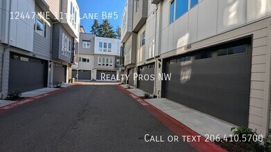 12447 NE 11th Ln in Bellevue, WA - Building Photo - Building Photo