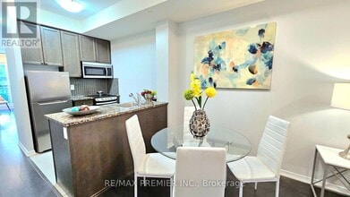 19 Coneflower Cres in Toronto, ON - Building Photo - Building Photo