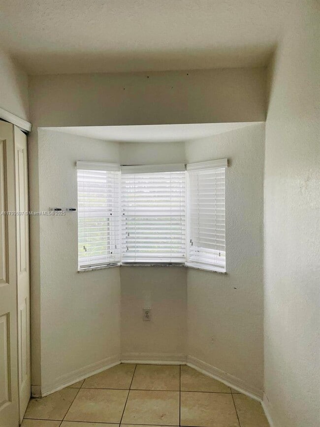 property at 940 NE 34th Ave