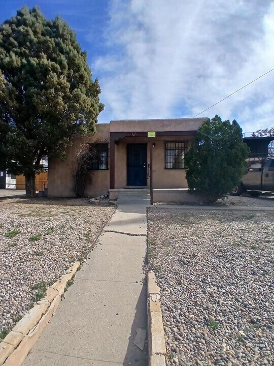 516 Ash St SE in Albuquerque, NM - Building Photo