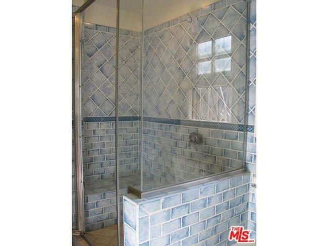 5511 Coldwater Canyon Ave in Los Angeles, CA - Building Photo - Building Photo