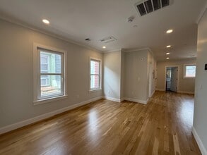 37 Gore St, Unit 2 in Cambridge, MA - Building Photo - Building Photo