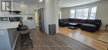 3195 Riverside Dr. in Ottawa, ON - Building Photo - Building Photo