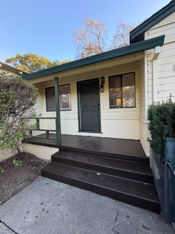 property at 200 S E St