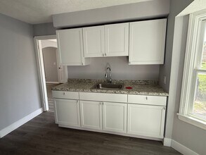 4088 E 147th St in Cleveland, OH - Building Photo - Building Photo