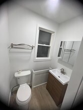 5061 N 9th St, Unit 1 in Philadelphia, PA - Foto de edificio - Building Photo