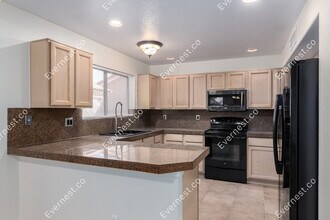 5257 W Bobwhite Way in Tucson, AZ - Foto de edificio - Building Photo
