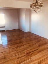 232 Frederick Ave in South Floral Park, NY - Foto de edificio - Building Photo