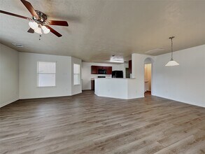 3406 Maris Way in Humble, TX - Foto de edificio - Building Photo