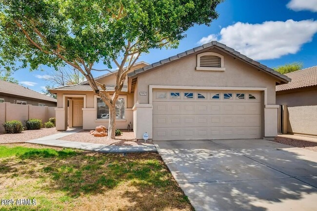 property at 3943 E Tremaine Ave