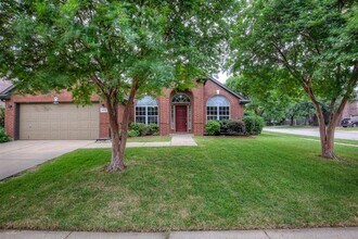 5713 Meadows Way in North Richland Hills, TX - Building Photo - Building Photo