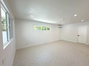 372 S Belardo Rd in Palm Springs, CA - Building Photo - Building Photo