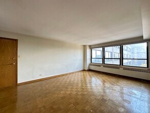 4180 N Marine Dr, Unit 809 in Chicago, IL - Foto de edificio - Building Photo