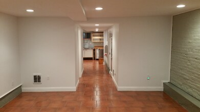 909 Monroe St NW in Washington, DC - Building Photo - Building Photo