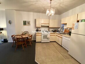 30 S Huntington Ave in Boston, MA - Foto de edificio - Building Photo