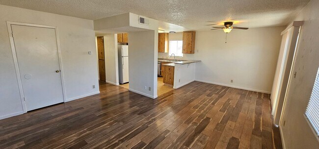 1332 N El Prado St in Ridgecrest, CA - Building Photo - Building Photo