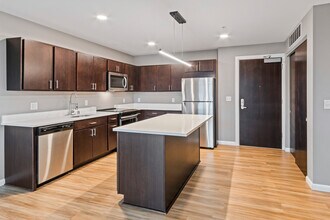 8041 W Bluemound Rd in Milwaukee, WI - Building Photo - Building Photo