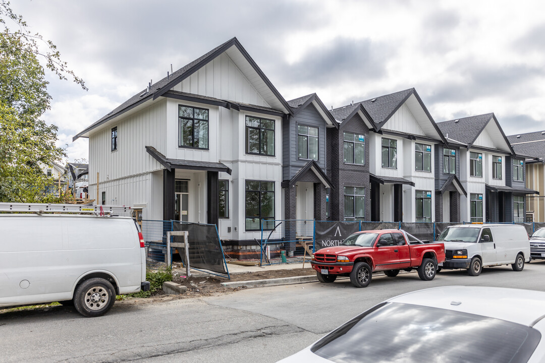 19808 76 Av in Langley, BC - Building Photo