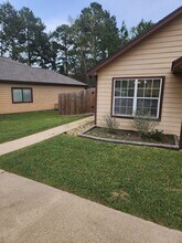 3114 Molly Dr in Huntsville, TX - Building Photo - Building Photo