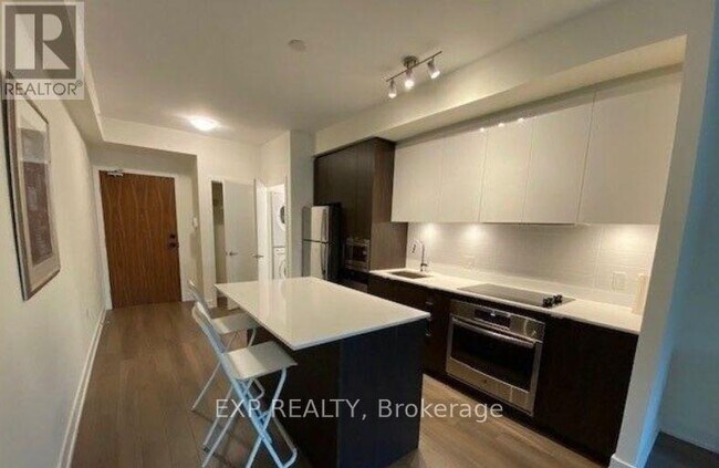 8 Ann St in Mississauga, ON - Building Photo - Building Photo