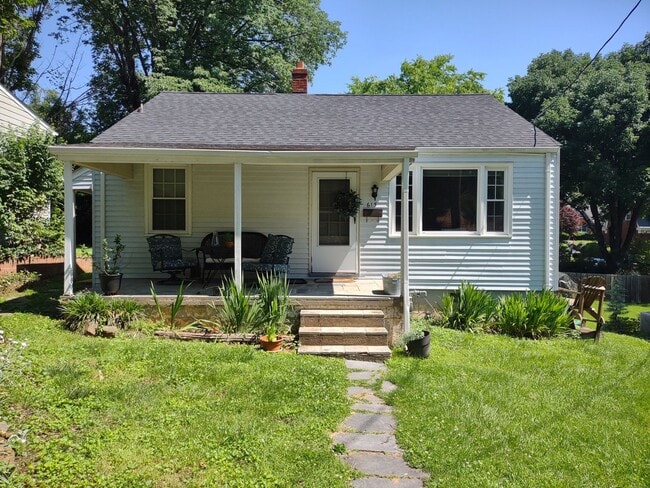 615 Park Ln E in Charlottesville, VA - Building Photo - Building Photo